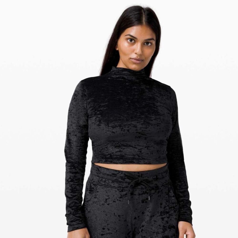 Lululemon Women's Black Crop-top